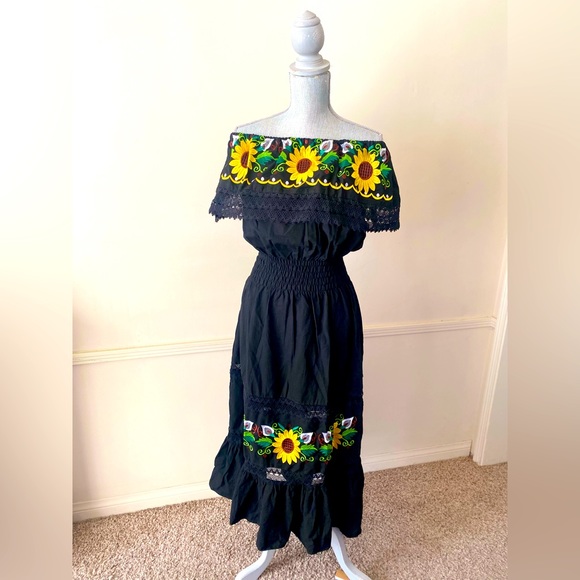 BEAUTIFUL🌻SUNFLOWERS🖤BLACK MEXICAN EMBROIDERED OFF SHOULDER MIDI DRESS 🌟NEW🌟 - Picture 2 of 16